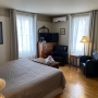 Au Manoir de la Rue Merry, Turner Room